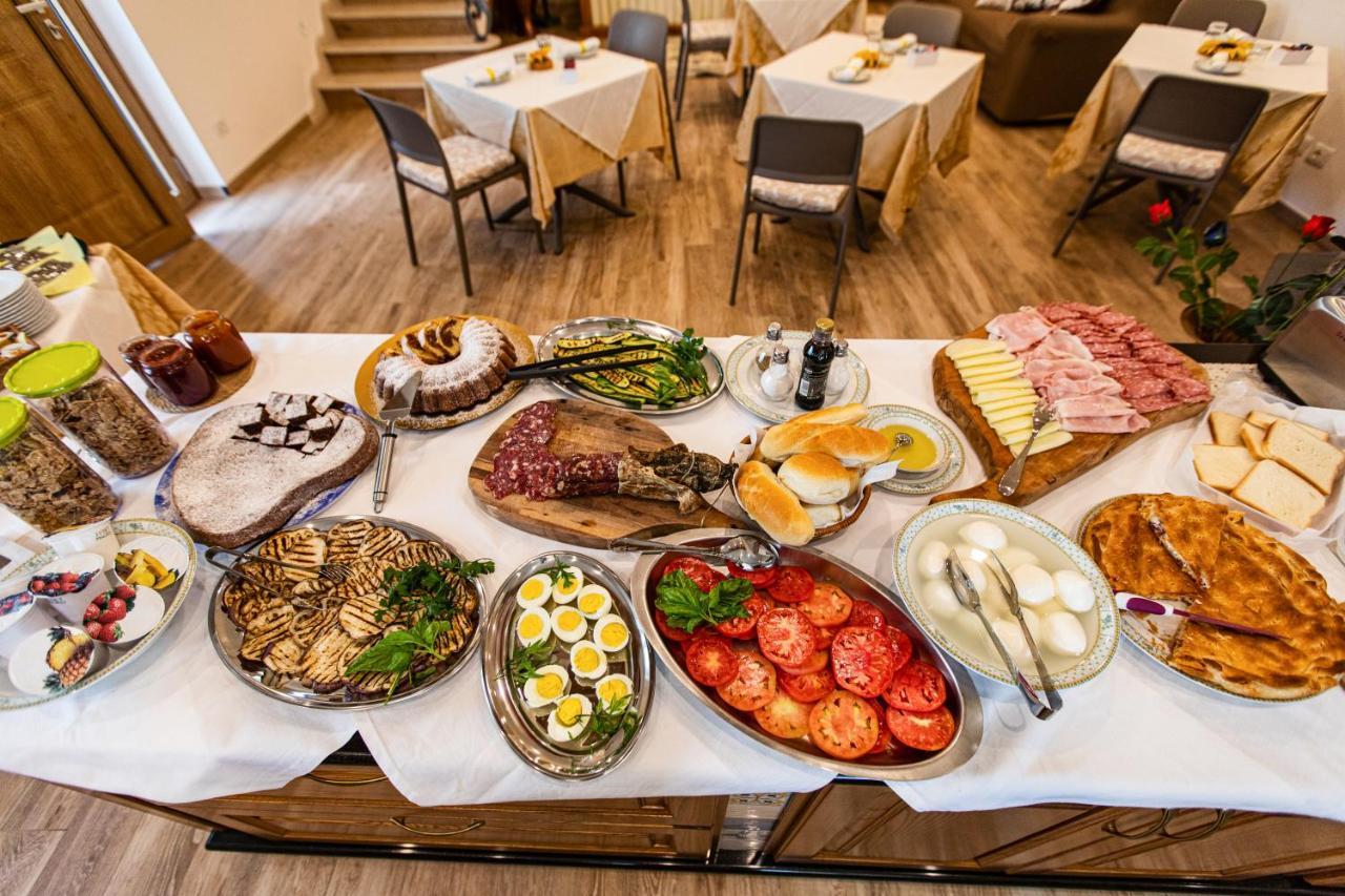 Al Chiaro Di Luna Bed & Breakfast