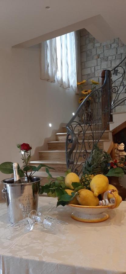 Al Chiaro Di Luna Bed & Breakfast